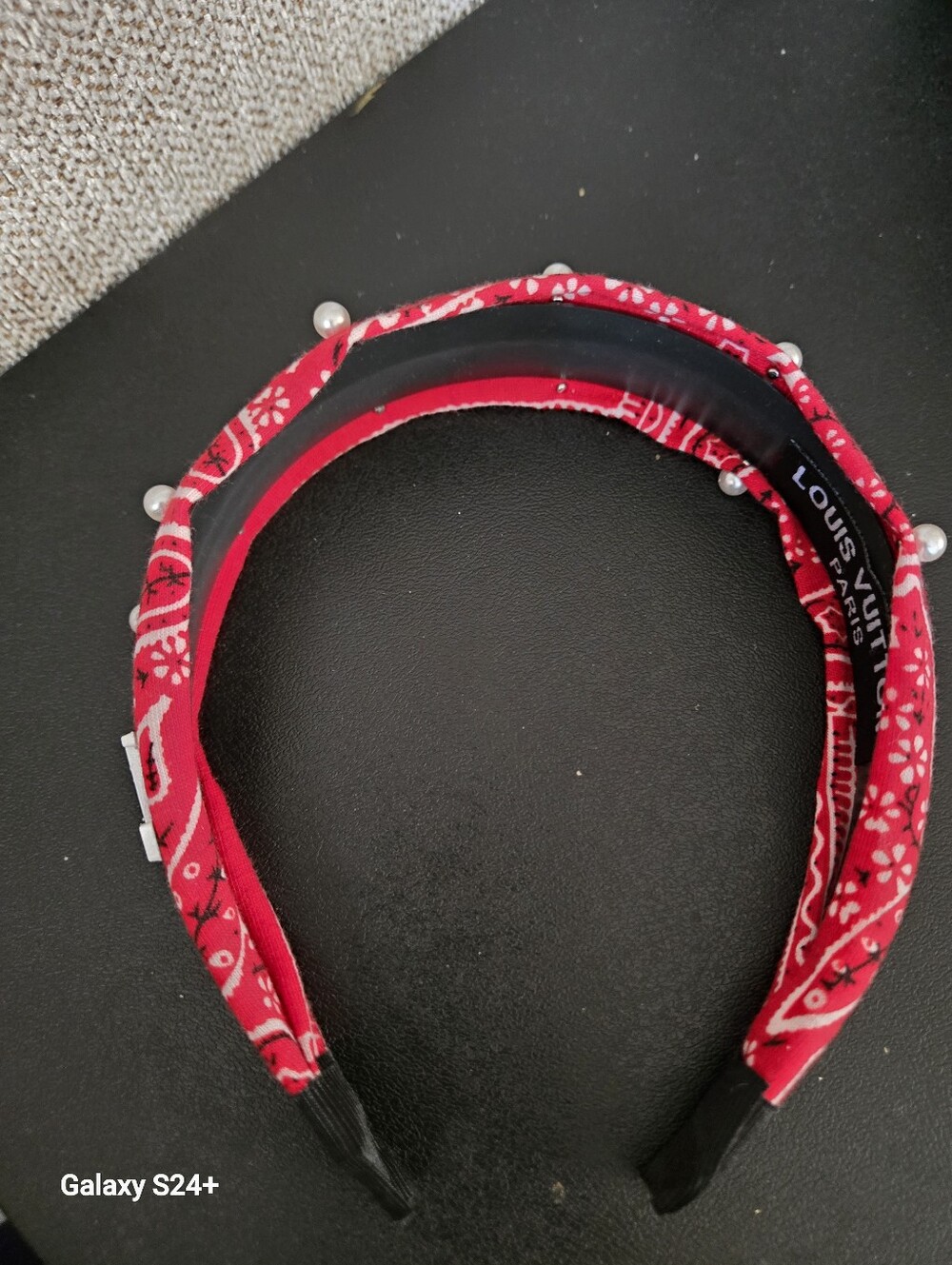 ✨️FASHION PAISLEY PRINT W/ PEARLS RED & WHITE - Picture 2 of 2